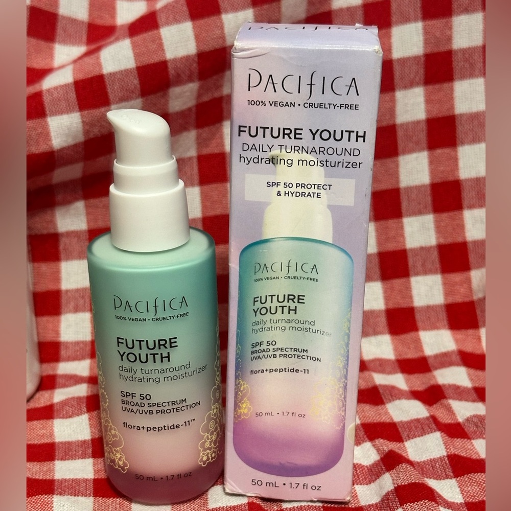 Pacifica Future Youth SPF 50 Moisturizer - Mint and White